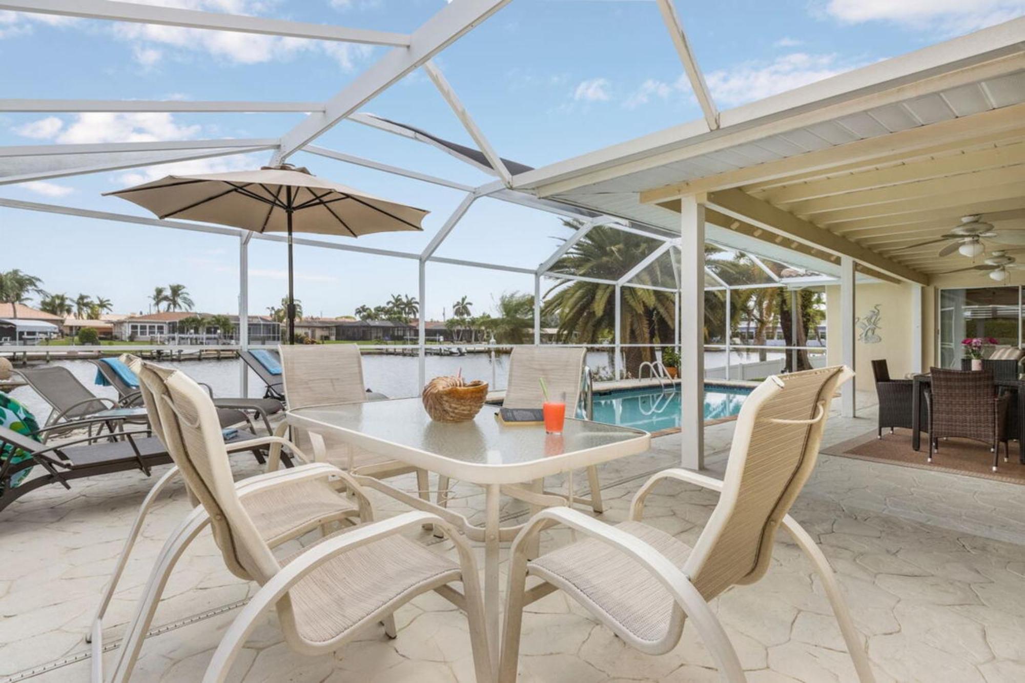 Villa Catalina Isles - Holidays In Paradise Cape Coral Eksteriør billede