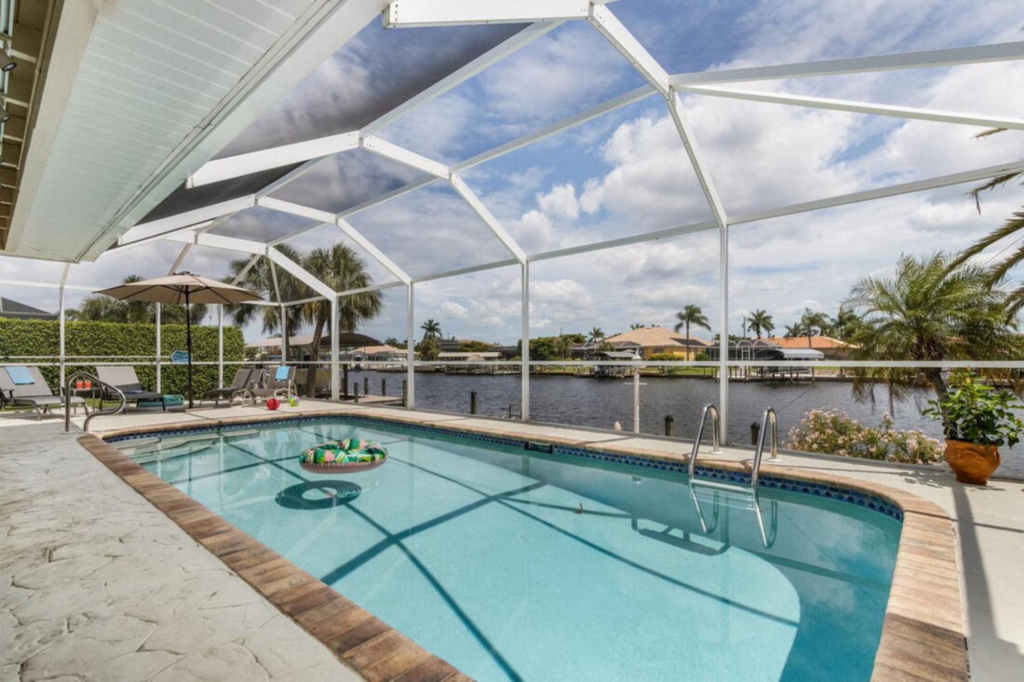 Villa Catalina Isles - Holidays In Paradise Cape Coral Eksteriør billede