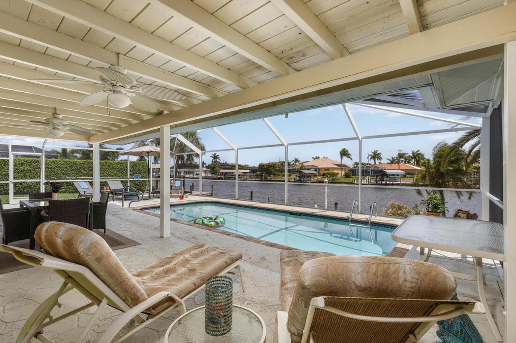Villa Catalina Isles - Holidays In Paradise Cape Coral Eksteriør billede