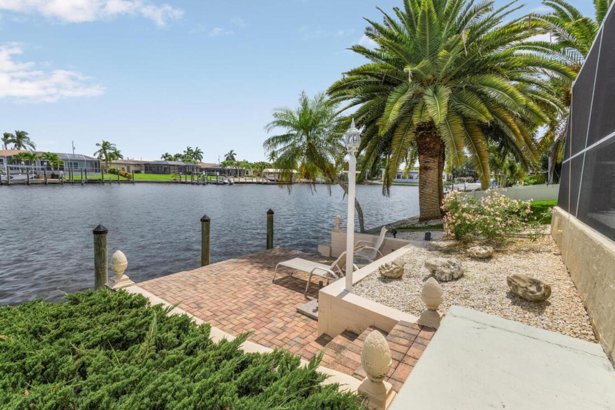 Villa Catalina Isles - Holidays In Paradise Cape Coral Eksteriør billede