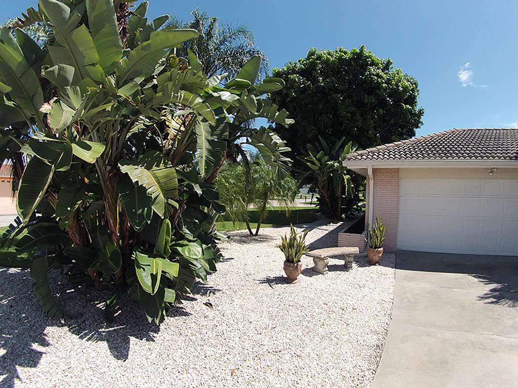 Villa Catalina Isles - Holidays In Paradise Cape Coral Eksteriør billede
