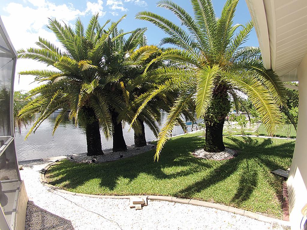 Villa Catalina Isles - Holidays In Paradise Cape Coral Eksteriør billede